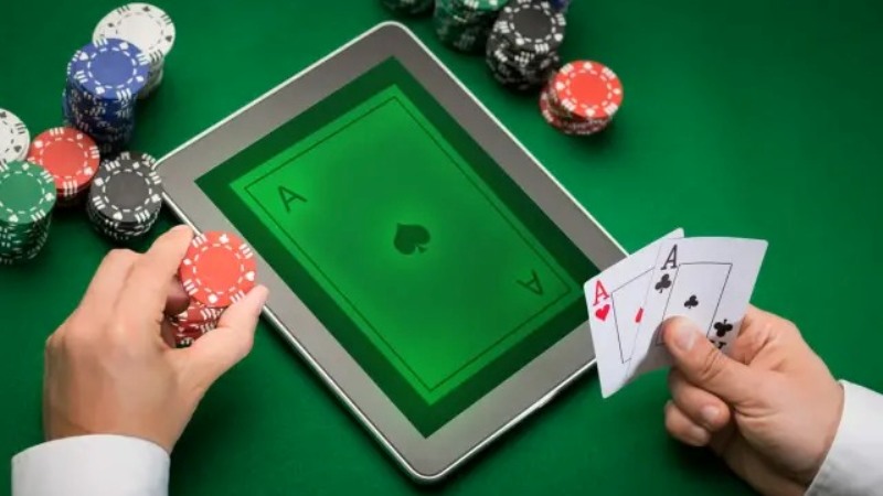 What Are the Added Advantages of Online Gambling?